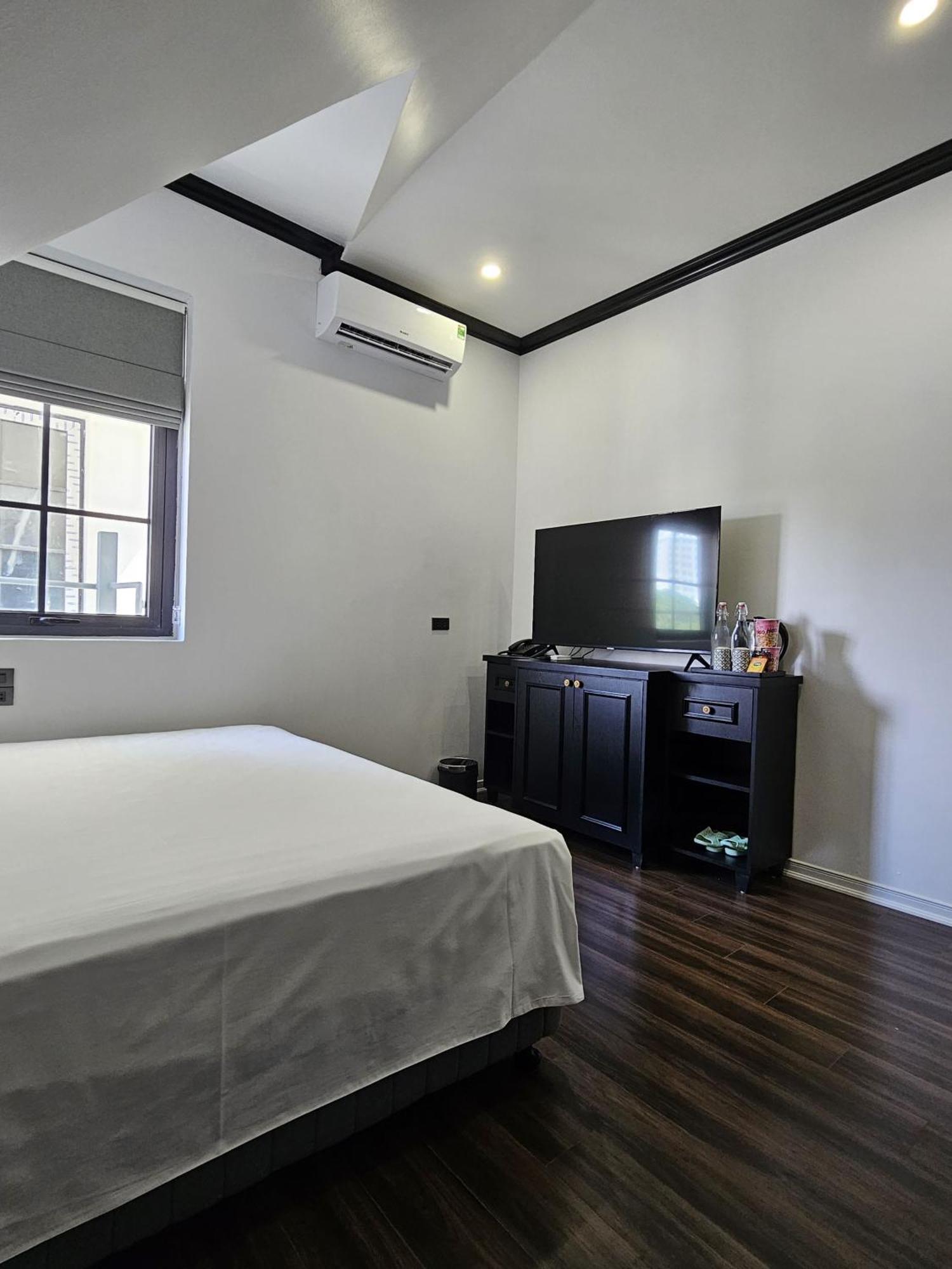 Elegant Boutique Hotel Hạ Long Chambre photo